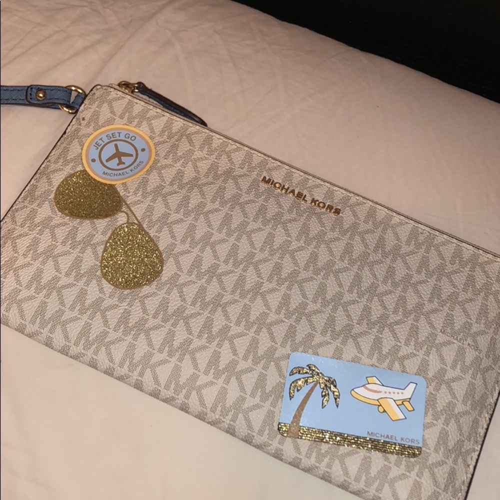 MICHAEL KORS JET-SET WRISTLET